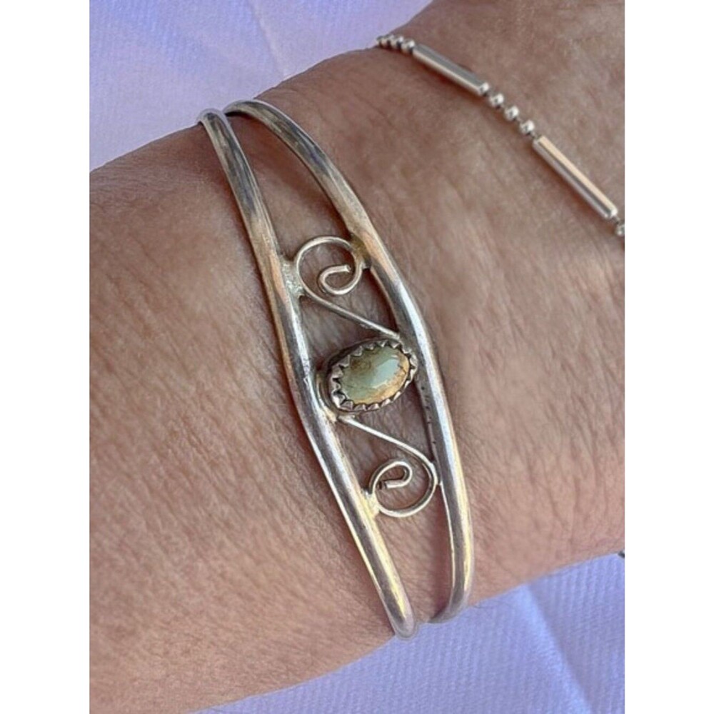 Vintage Turquoise & Solid Sterling Silver Cuff Bracelet - Picture 9 of 9